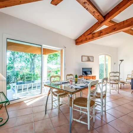 בית נופש Parc De La Rouveraie By Interhome סן טרופז