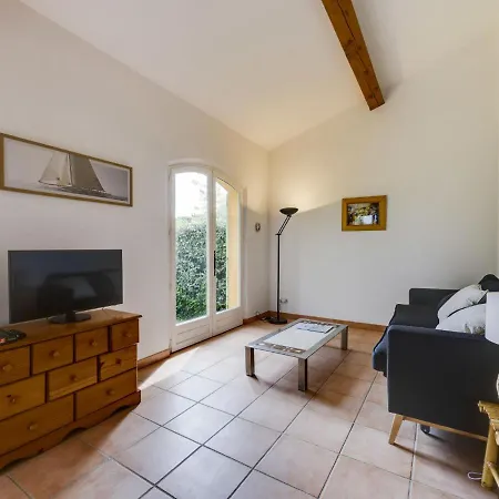 Parc De La Rouveraie By Interhome סן טרופז
